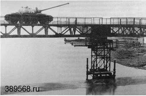 Brücke mit Stützen auf geschraubten Pfählen